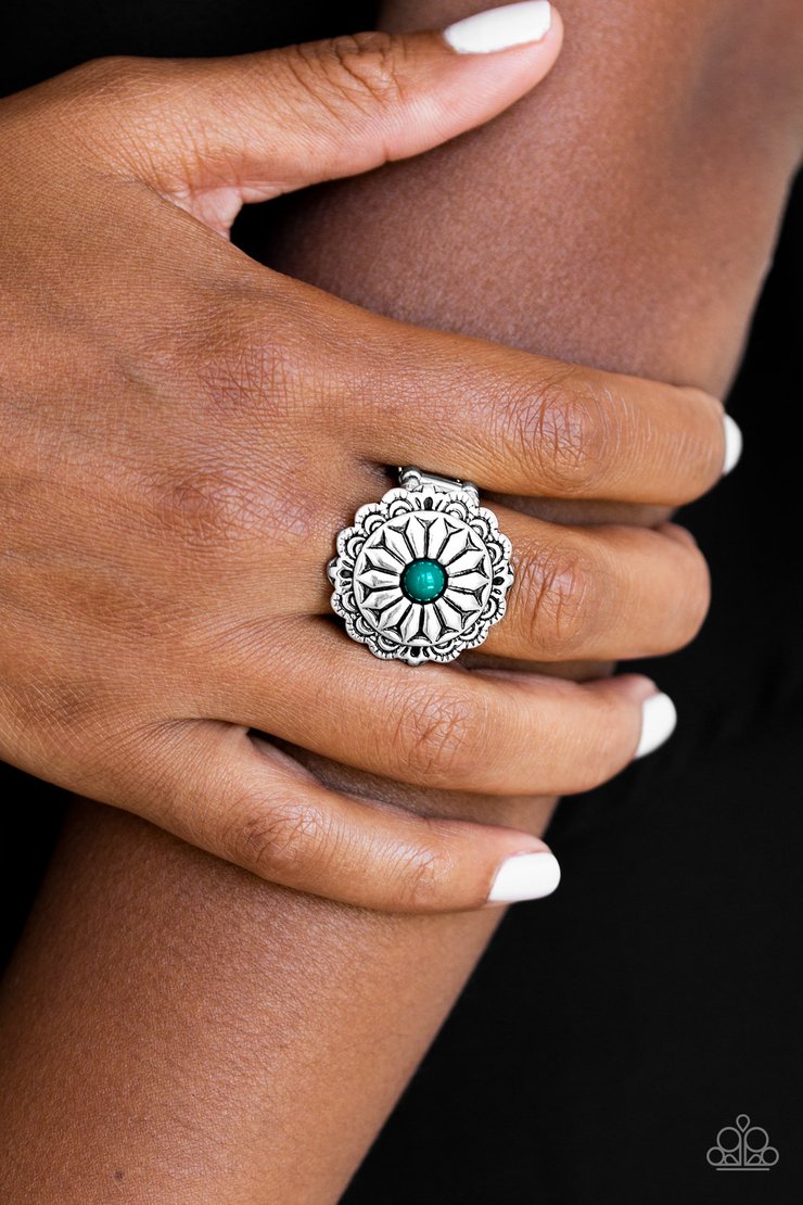 Daringly Daisy (Green Ring) by Paparazzi Accessories